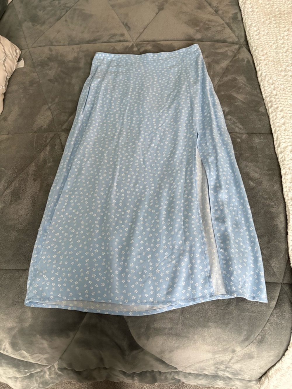 La Hearts Light Blue Floral Side-Slit Midi Skirt